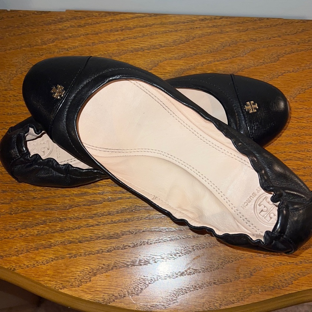 Tory Burch Black Ballet Flats EUC
